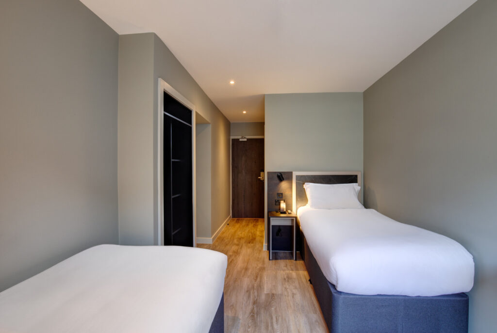 RoyalNational_Room_StandardPlus_Twin3_0423