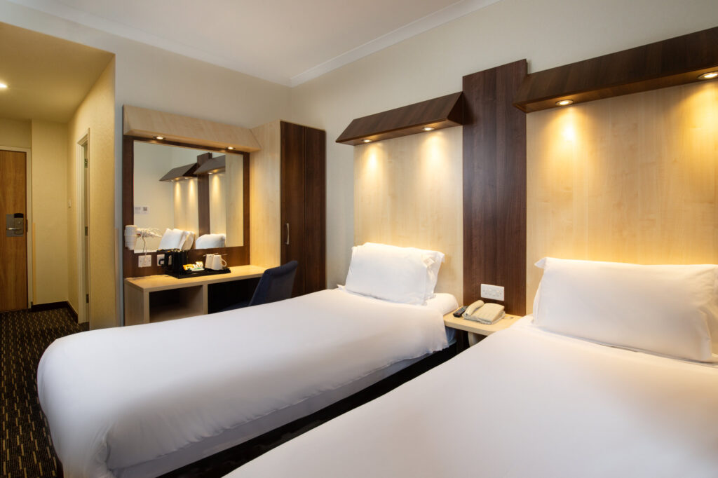 RoyalNational_Room_Standard_Twin5_04.23